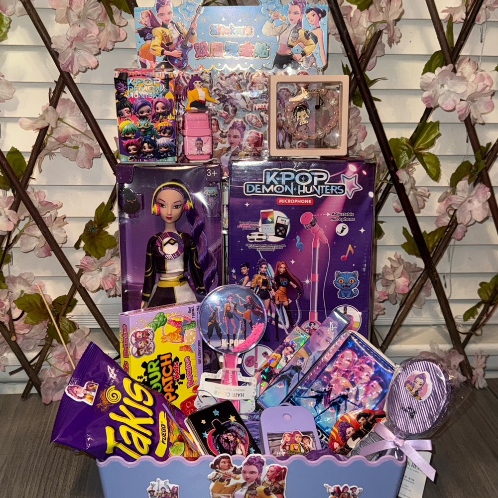 K-POP Demon Hunters Purple Doll & Accessory Gift Set